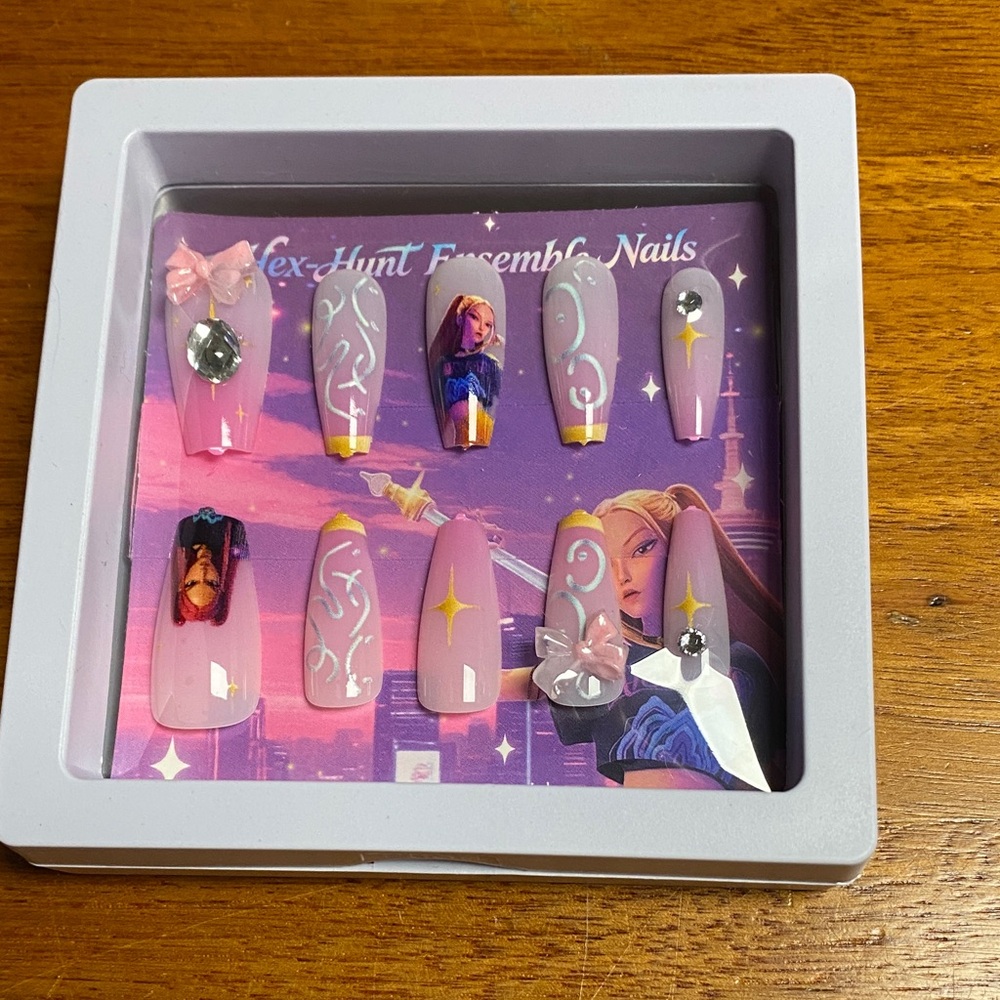 5/$15 K-Pop Pink and White Press-On Nails with Design
